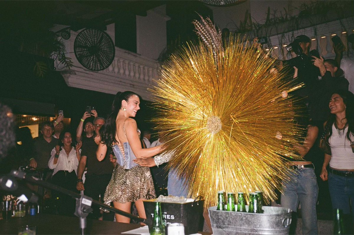 dlipahungary's tweet image. 📸 | Film pictures of @DUALIPA at her prívate event in São Paulo a few days ago! (Via @dualipabrasil)