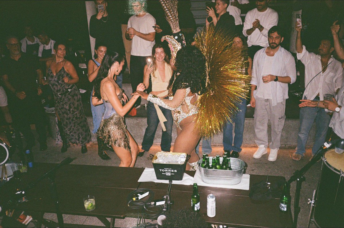 dlipahungary's tweet image. 📸 | Film pictures of @DUALIPA at her prívate event in São Paulo a few days ago! (Via @dualipabrasil)