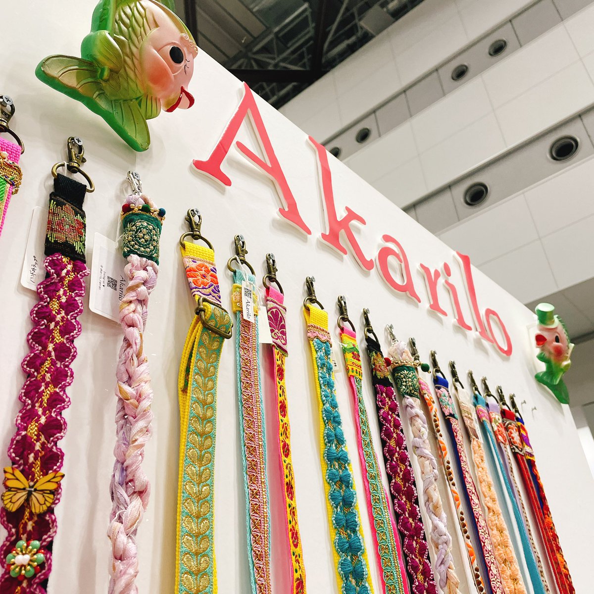 Akarilo1's tweet image. スマホケースとストラップ。
カラフル最高！
大好きな写真です。

▼minne
minne.com/@akaringo-a

▼creema
creema.jp/c/akarilo/item… 

#iPhoneケース 
#androidケース