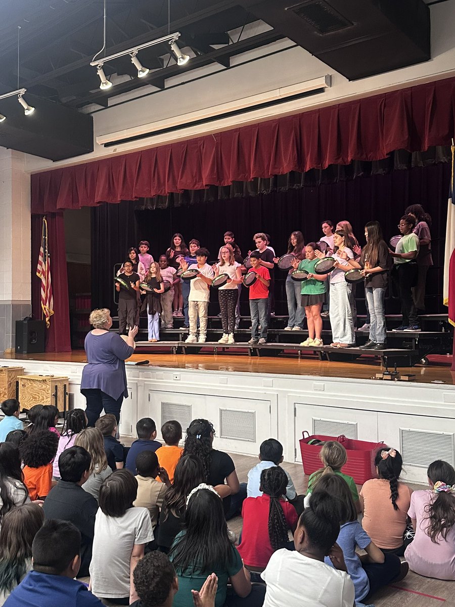 Emily Lawrence tweet media