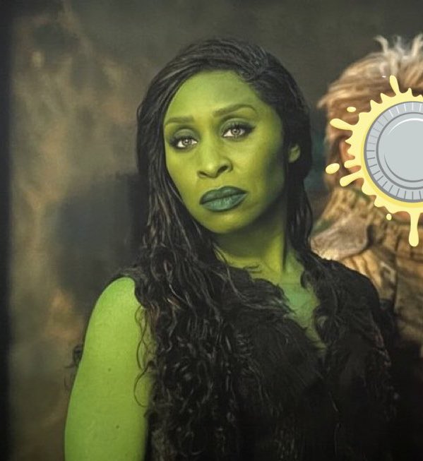 obsessed with how she looks older in the second pic when they literally filmed both movies at the same time