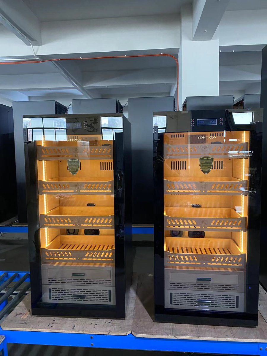 Yohtron's tweet image. Yohtron Cigar Humidor, YC-248 Premium Black Model.

#yohtron #humidor #yohtronhumidor #cigarhumidor #cigarcabinet #cigarcooler #cigarshop #cigarlifestyle #electrichumidor #compressorhumidor #luxuryhumidor