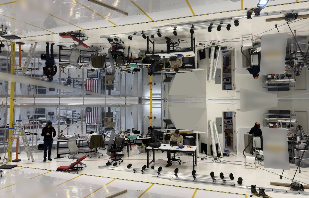 4TristanS's tweet image. You still have no idea how big this reflector is. This is a real image