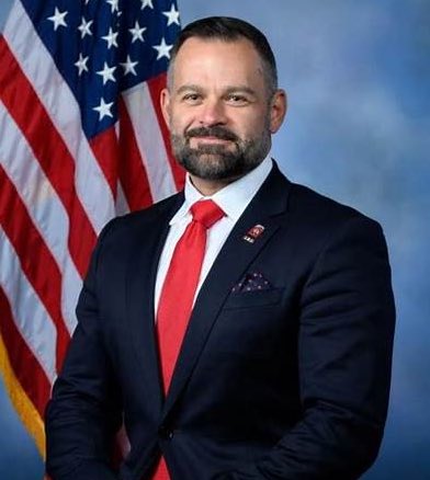 BreannaMorello's tweet image. 🚨SCOOP🚨

Republican leadership wanted to save Congressman Cory Mills tonight, so they blocked Stacey Plaskett from being removed from the House Intelligence Committee.

If Plaskett was removed, Dems were expected to immediately bring a retaliatory resolution to censure Mills.…