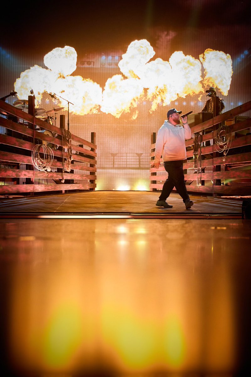 lukecombs_hq's tweet image. @CountryMusic Awards rehearsed &amp;amp; ready! Tune in at 8 PM ET to catch @lukecombs’ open the show 👑 

Plus a little bit of magic later with @BigXthaPlugg 

#CMAawards #lukecombs #bigxthaplug #countrymusic