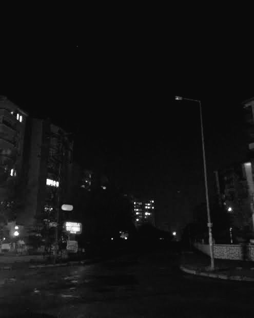 İşe değil de şafak operasyonuna gidiyorum sanki 😒

Günaydın.