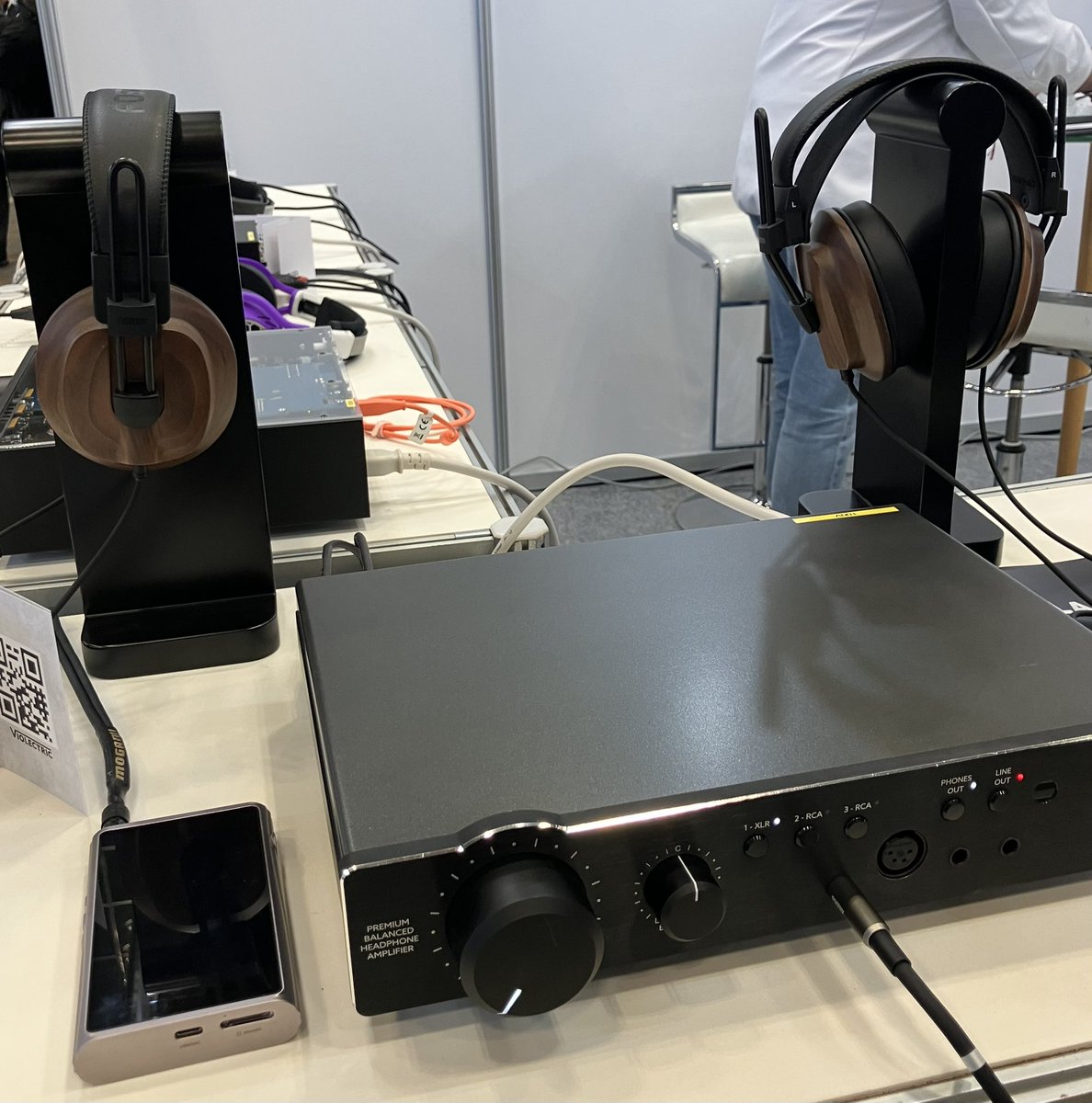 FOSTEX_INFO's tweet image. 🎧 会場でしか味わえないサウンド体験を。
LAKE AUDIO様ブースにて T60RPmk2CL が試聴可能！
ドイツ製のプロフェッショナルなヘッドホンアンプとの組み合わせをぜひお試しください🎶

プロオーディオ部門｜ホール2｜小間番号2402
#FOSTEX #フォステクス #InterBEE #LAKEAUDIO