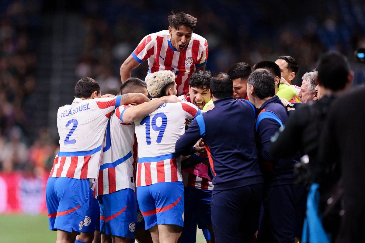 ¡¡ Cómo hacía falta esta victoria !! 

#Paraguay derrotó a #México 2-1 y cierra así su último partido del año. 

⚽️ Tony Sanabria se reencontró con el gol y Damián Bobadilla convirtió el primero con la albirroja

👌🏼 Doble asistencia de Julio Enciso