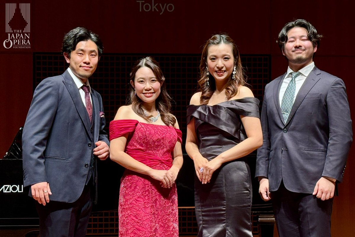 マスタークラス受講生による披露演奏会💐

マスタークラス受講生による披露演奏会が行われました♪
この演奏会では来年のアカデミア・ロッシニアーナへ推薦する歌手の選出が行われ、
#東山桃子 さん #富永果捺子 さん
#阿部泰洋 さん #小野田佳祐 さん
以上、4名の歌手を推薦いただきました✨