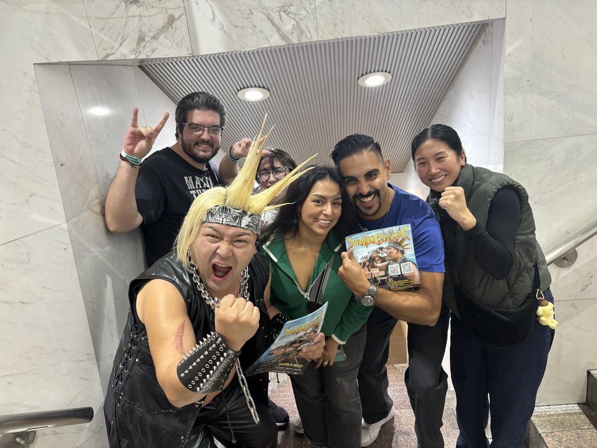 rocktj2016's tweet image. 昨晩は平日ということもあり、いろいろ間に合ってなかったんですが、アーティストのみんなが、海外のみんなを沢山楽しませてくれたおかげで、オーサムすぎる夜となりました。
流石過ぎた😆🤞🤞🤞

#emnw
#dimrays
#愛探眼影
#phantomexcalivar