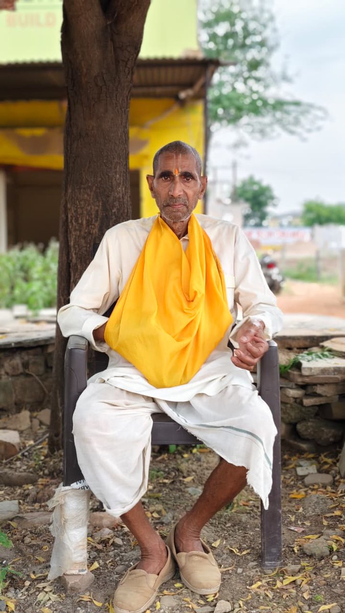 dsdeepaksharm11's tweet image. *// अंतिम यात्रा //*
 मेरे पूज्य ताऊ जी का स्वर्गवास आज बुधवार दिनांक 19/11/2025 को हो गया हैं। उनका अंतिम संस्कार बुधवार, दिनांक 19/11/25 को  मुक्तिधाम पर किया जायेगा अंतिम यात्रा निजी निवासabरोड़ मोहना ग्वालियर  से प्रात:11 बजे मोहना मुक्तिधाम के लिए प्रस्थान करेगी |
ॐ शांति ॐ