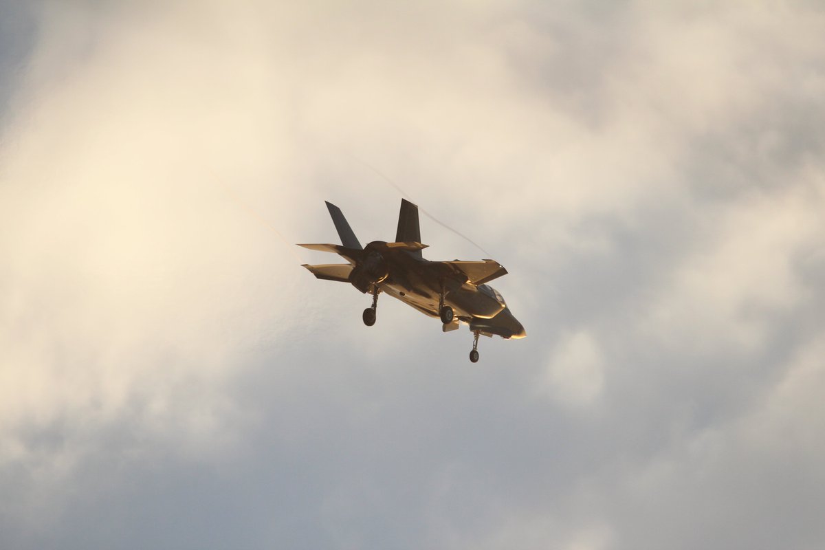 JeepVmax's tweet image. 昨日今日静かだ・・
土日と間違える😒

鼻水も止まらない😢

水曜日だったのであげとこ・・
Ｆ３５Ｂ
＃新田原