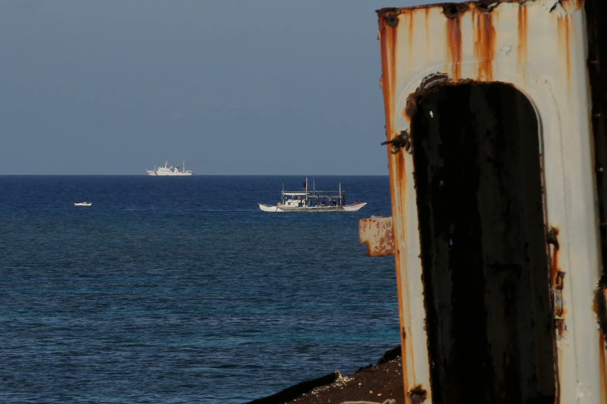 چینی بحری جہاز فلپائن کی سپلائی مشن کے دوران متنازعہ شوال کو جام کر رہے ہیں۔

 • فلپائنی افواج نے بحیرہ جنوبی چین میں دوسری تھامس شوال پر ایک علاقائی چوکی تک خوراک، ایندھن اور نئے اہلکاروں کی فراہمی کا ایک سپلائی مشن کامیابی سے انجام دیا۔

 • گھنٹوں تک جاری رہنے والے آپریشن کے