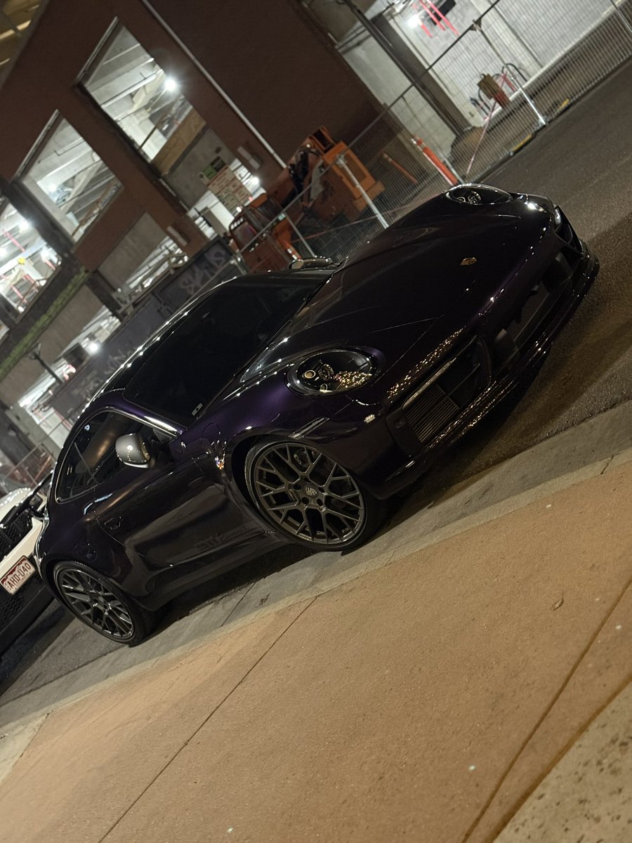 calebredd777's tweet photo. PTS Viola Purple Metallic on Porsche 911 #calebreddofficial #porsche911 #painttosample #sportcar #coupe https://t.co/877p9L894h