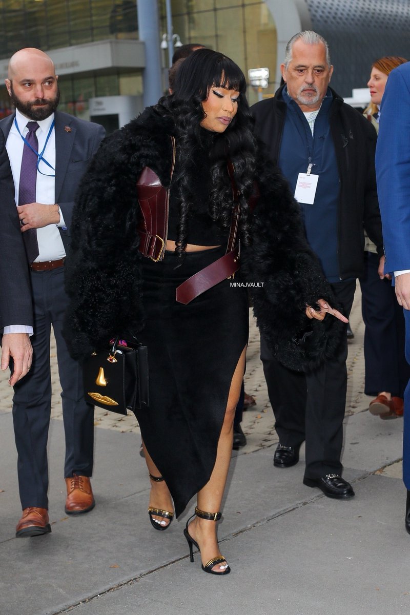 4K/UHQ: Nicki Minaj in New York City today.
