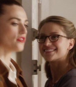 They’ve already been on a dozen or more dates since the Appetizer War. #SupergirlCW #Supercorp