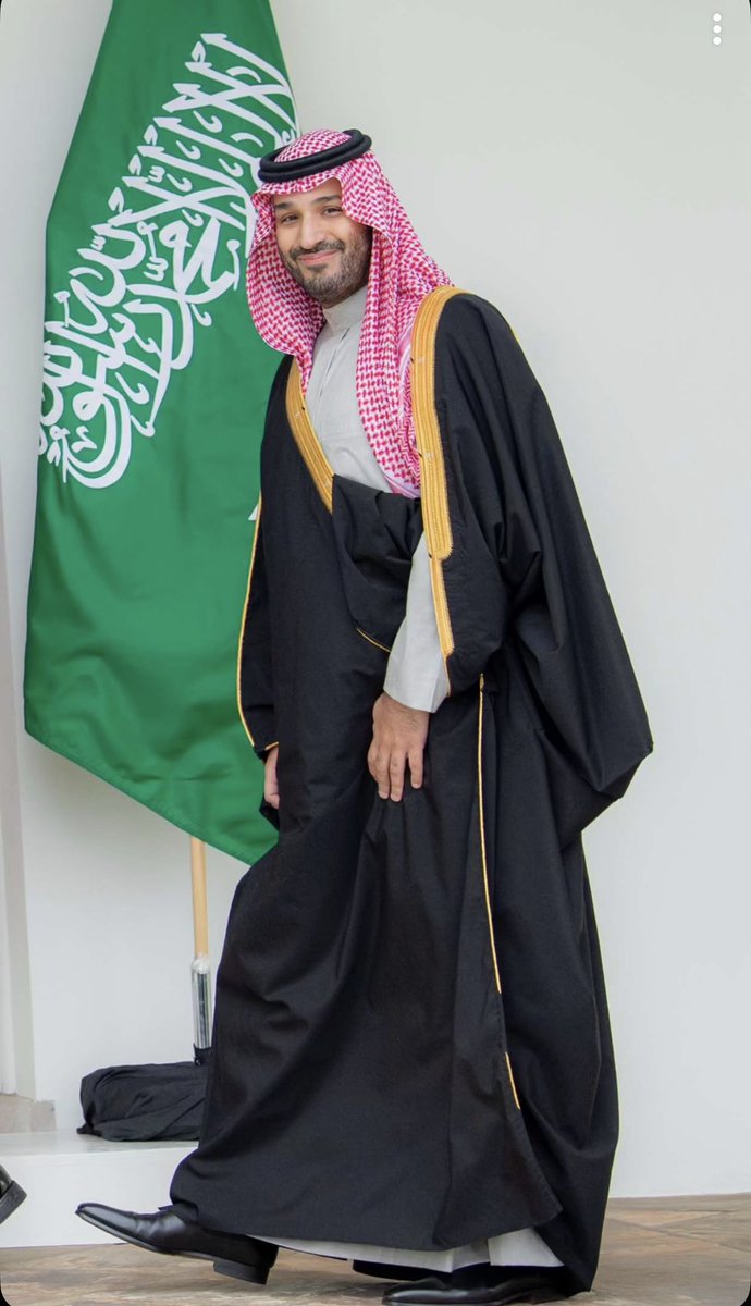 _alo39's tweet photo. سمو سيدي محمد بن سلمان… قائد ملهم ورؤية تتجدد. بحكمته ارتفع طموح الوطن، وبإنجازاته نمشي بثقة نحو مستقبل أعظم. حفظه الله وسدد خُطاه. https://t.co/D17un8FoHL