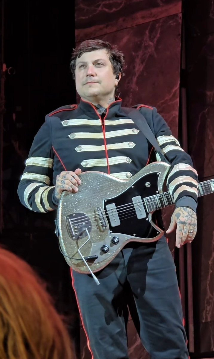 frnkierohourly's tweet image. 