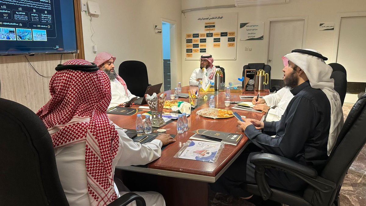 rwafedorg's tweet photo. شاركت جمعية روافد مع ضيوفها الكرام رؤيتها وطموحاتها المستقبلية والتي تستهدف توسيع نطاق الأثر وابتكار برامج ذات قيمة عالية وبناء شراكات نوعية تُسهم في تحقيق تنمية متوازنة ومستدامة https://t.co/73PWwTPUpF