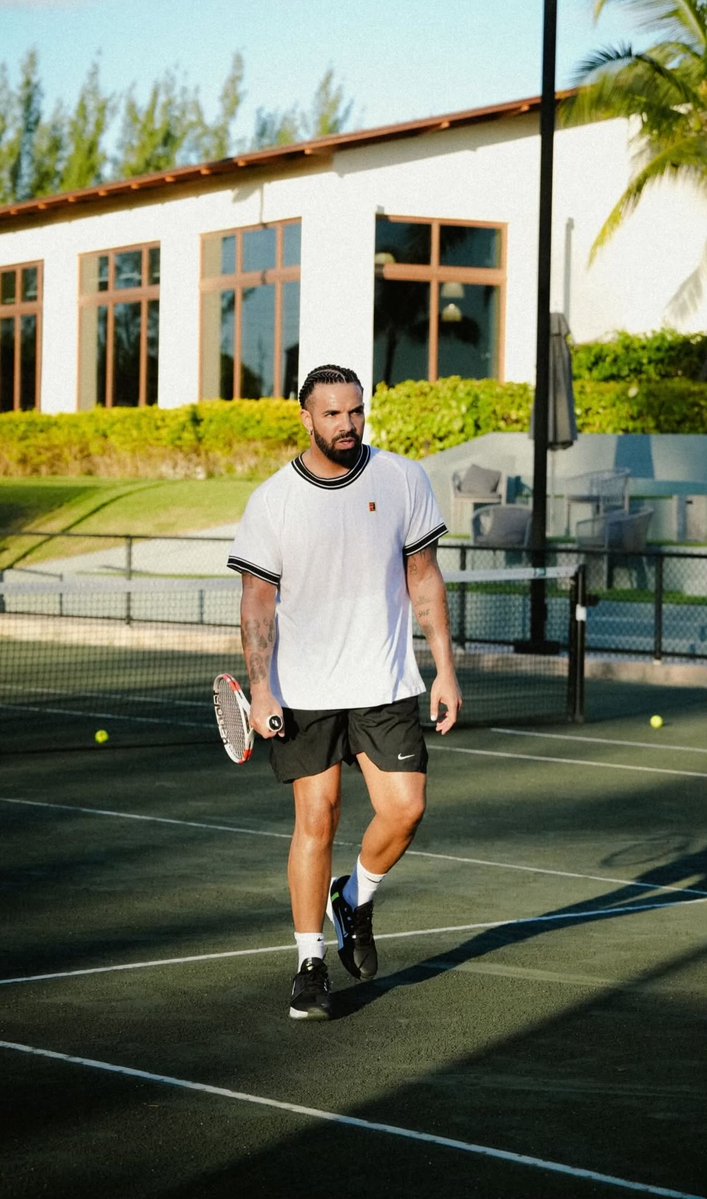 DrakeChart's tweet image. Drake via IG Story