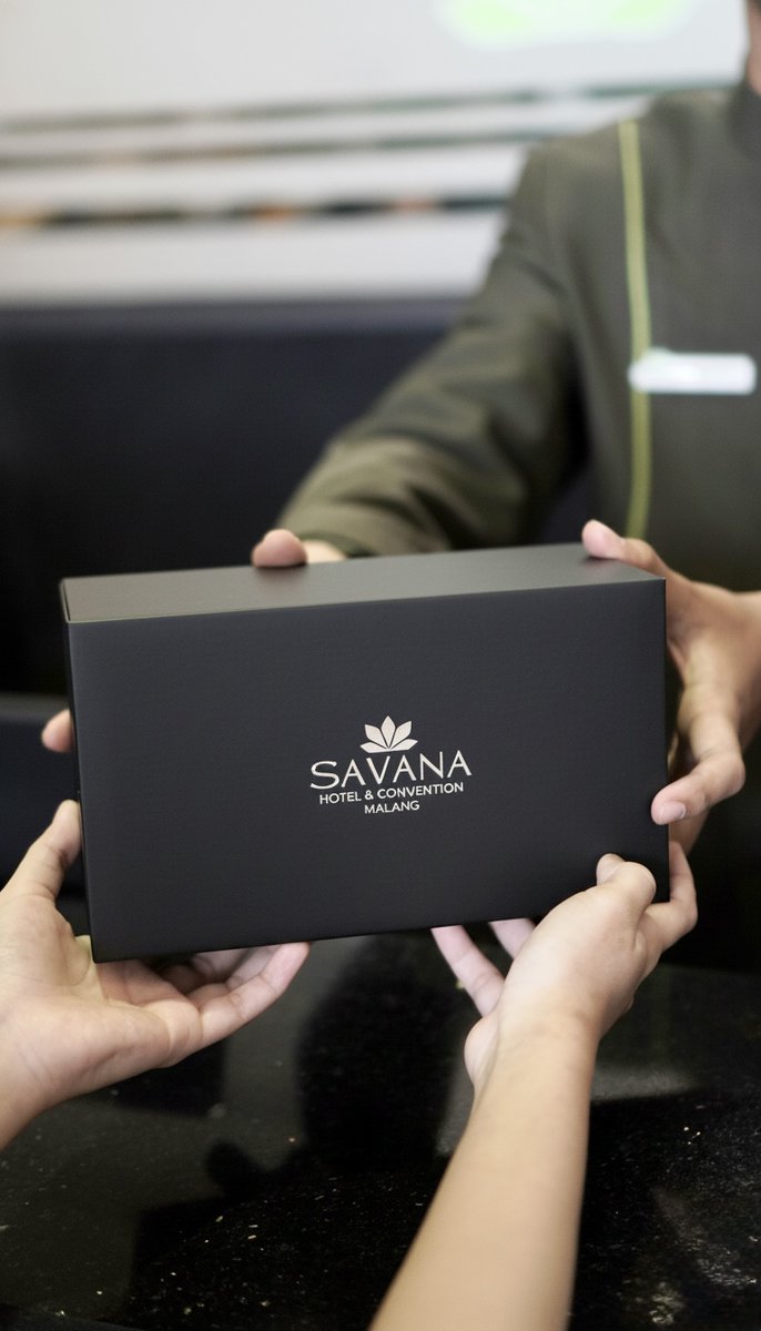 SavanaHotel's tweet image. A heartfelt gesture from Savana Hotel &amp;amp; Convention Malang.
To honor our international guests, we present an exclusive, elegantly crafted pouch—thoughtfully designed as a keepsake to remember your stay with us.
Thank you for choosing Savana as part of your journey.&quot;