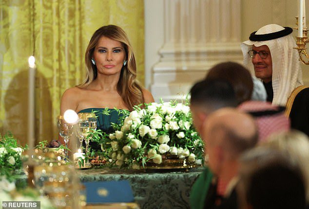 Melania Trump in Lebanese designer dress in #SaudiArabia green color Melania Trump in Lebanese designer dress in #SaudiArabia green color