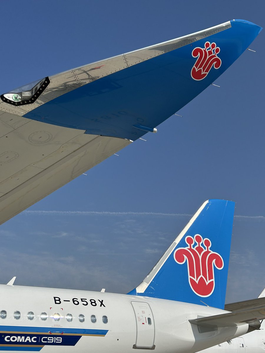 PeoplesAndy's tweet image. The #Chinese contingent at the @DubaiAirshow came in the form of #Comac with the @CSAIRGlobal  C919 &amp;amp; CBJ in the static line up. Really impressive! #ChinaSouthern #China 🇨🇳
