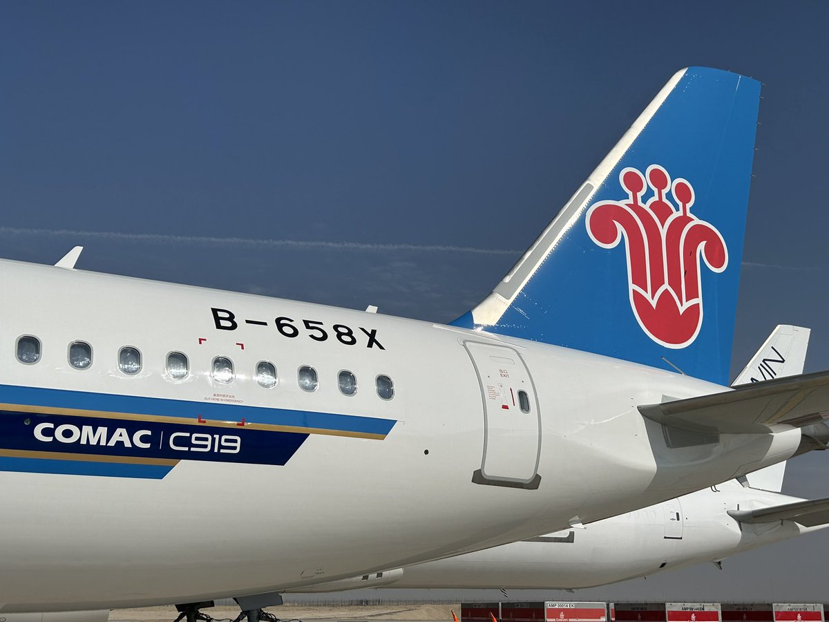 PeoplesAndy's tweet image. The #Chinese contingent at the @DubaiAirshow came in the form of #Comac with the @CSAIRGlobal  C919 &amp;amp; CBJ in the static line up. Really impressive! #ChinaSouthern #China 🇨🇳