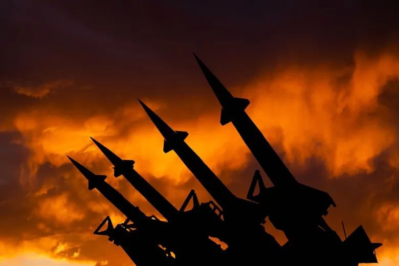 MarioNawfal's tweet image. 🇺🇸🇹🇼 AMERICA JUST ARMED TAIWAN WITH A $700M SKY SHIELD

The U.S. is shipping Taiwan a new missile defense system straight out of the Ukraine war playbook. 

The NASAMS, built by RTX, locks onto threats fast and hits harder than anything in Taipei’s arsenal. 

Only Australia and…