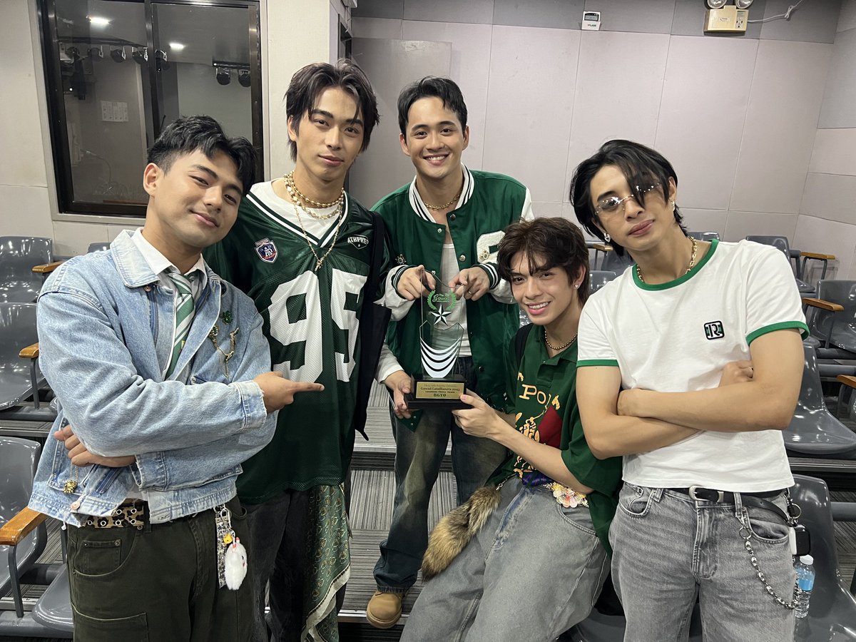 BGYO AWARDS 2025:

🏆 International Rising Artist
🏆 Group Performer of the Year (Hall of Fame)
🏆 Filipino Boy Group of the Year
🏆 Lasallians’ Choice Award

BGYO BREAKTUDO WIN
#BGYO_RisingIntlArtist
