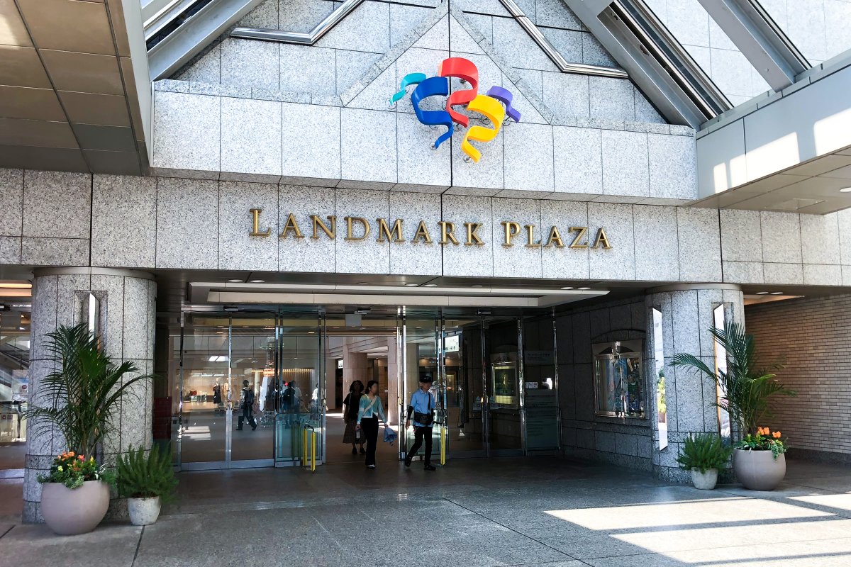 Classicolabcoat's tweet image. 「クラシコ 横浜」ってどんなお店？
実店舗紹介シリーズ vol.3

関東エリアの旗艦店のひとつである
横浜店の魅力を公式noteにて公開しています☺️

ぜひ、ご覧ください👀
🔗note.com/classico/n/na9…

#スクラブ #白衣