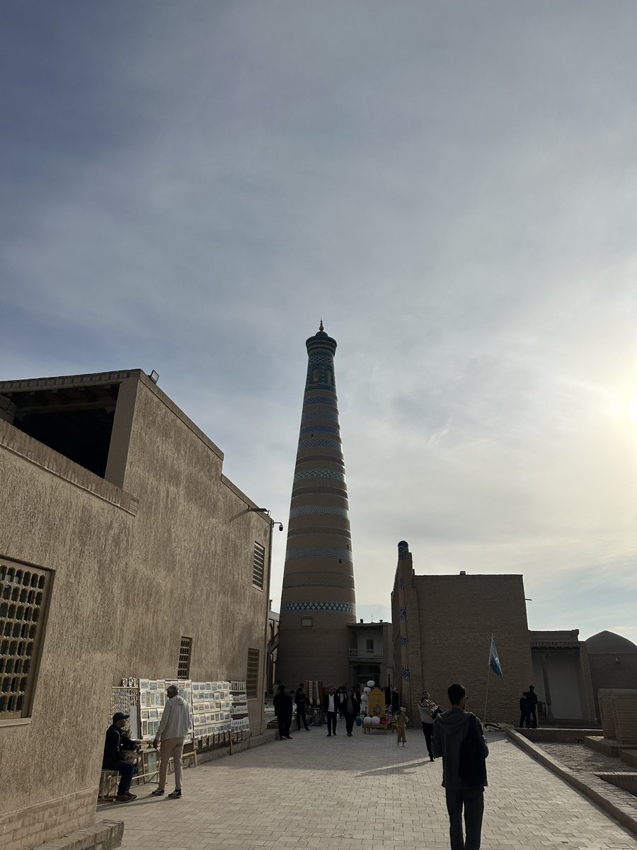 Net olmayan 
Herşeyi sil gitsin.
Dert  olur !!!
 En güzeline emanetsiniz...

Hayırlı sabahlar…