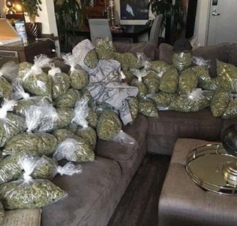 _Ozzy_10's tweet photo. Wdym do you smoke ? https://t.co/06Xj1AeO1m