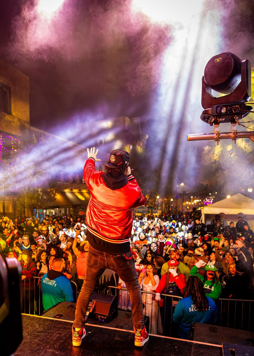 LiveWithRoman's tweet image. This was my home for close to a decade with Jump Smokers &amp;amp; I can’t tell you how good it felt to be back up on that stage! 🔥💯

Bookings, Remixes &amp;amp; Production:
info@jumpsmokersmusic.com

WE’RE BACK, BABY! 🙌🏽

#DJs #EDM #Dance #House #Remix