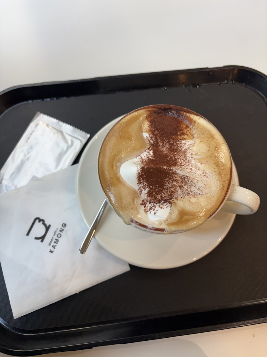 카몽 옴
이시간엔 근처 직장인들만 있네 ㅋㅋ