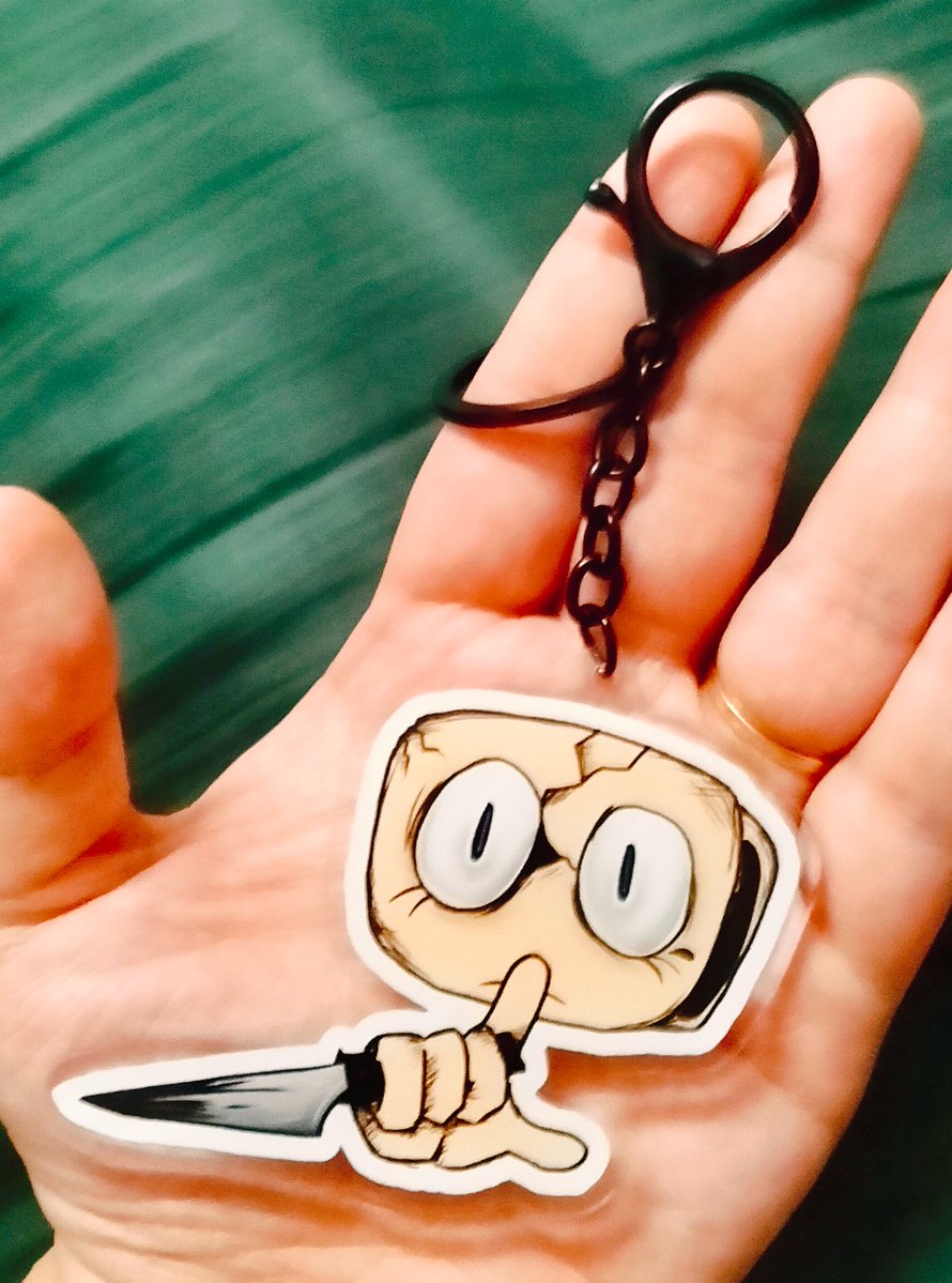 batsu_sebun's tweet image. probably took over 5 months to finally receive the official dandy&apos;s block keychain of shanks
