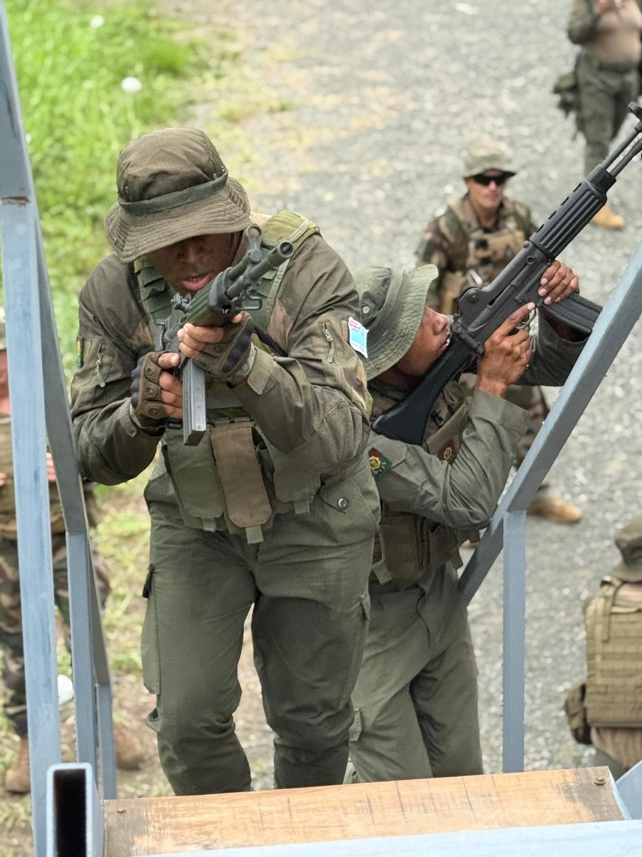 Forces Armées en Nouvelle-Calédonie (FANC) tweet media