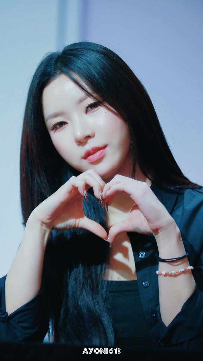 ayoni613 tweet media