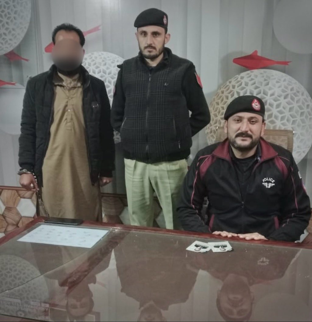 In Ghazi Kot, City Police promptly arrested Zeeshan for shooting and killing his wife over a domestic dispute.
A murder case is registered and investigation continues.
DPO Mansehra praised the swift police action.