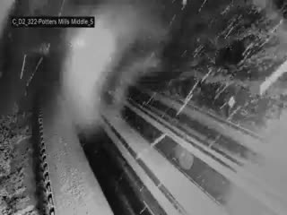 JustinWeather's tweet image. 4:30 AM Wed Nov 19 
👀 EARLY LOOK
❄️ Yes, there is snow in Central PA as expected. I found a few traffic cams around Williamsport to prove it. This is changing over along I-81 now and may be an issue through daybreak as colder air moves east.  

🚛 🚗 Still be extra way North of…