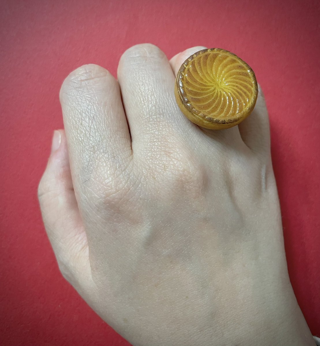 ガレット・デ・ロワパーツのサイズは直径2cmと2.5cmです。
5mm差ですがけっこう印象変わります。