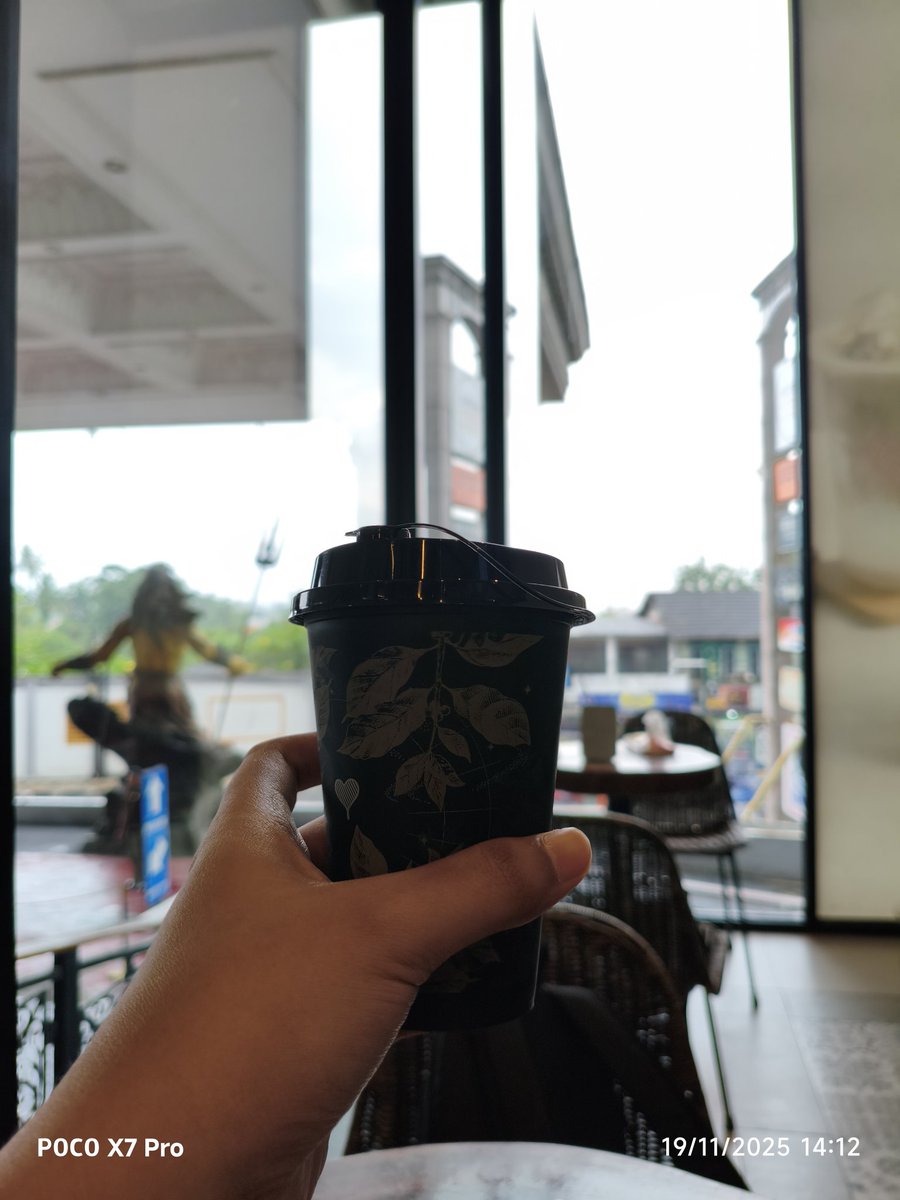 Vrggx's tweet image. Day 1 Interview magang, dan self reward nya 😌✨