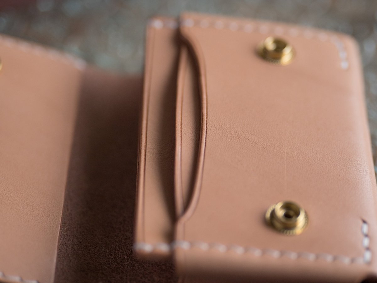 beshicraft's tweet image. コンパクトウォレット
このくらいあれば事足りるんですよね_(┐「ε:)_

 #レザークラフト