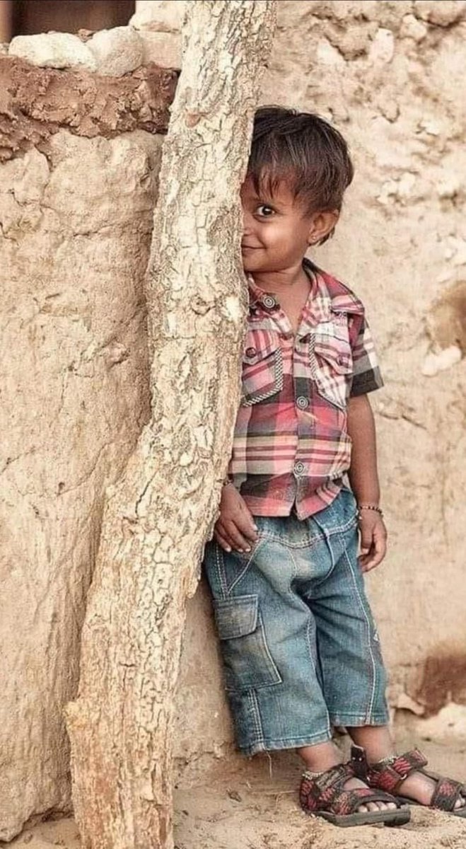 ChhotiKavita's tweet image. &apos;मुस्कुराहट&apos; या &apos;मुस्कान&apos; पर चंद पंक्तियाँ लिखें, या कोई शेर अथवा गीत के बोल साझा करें।