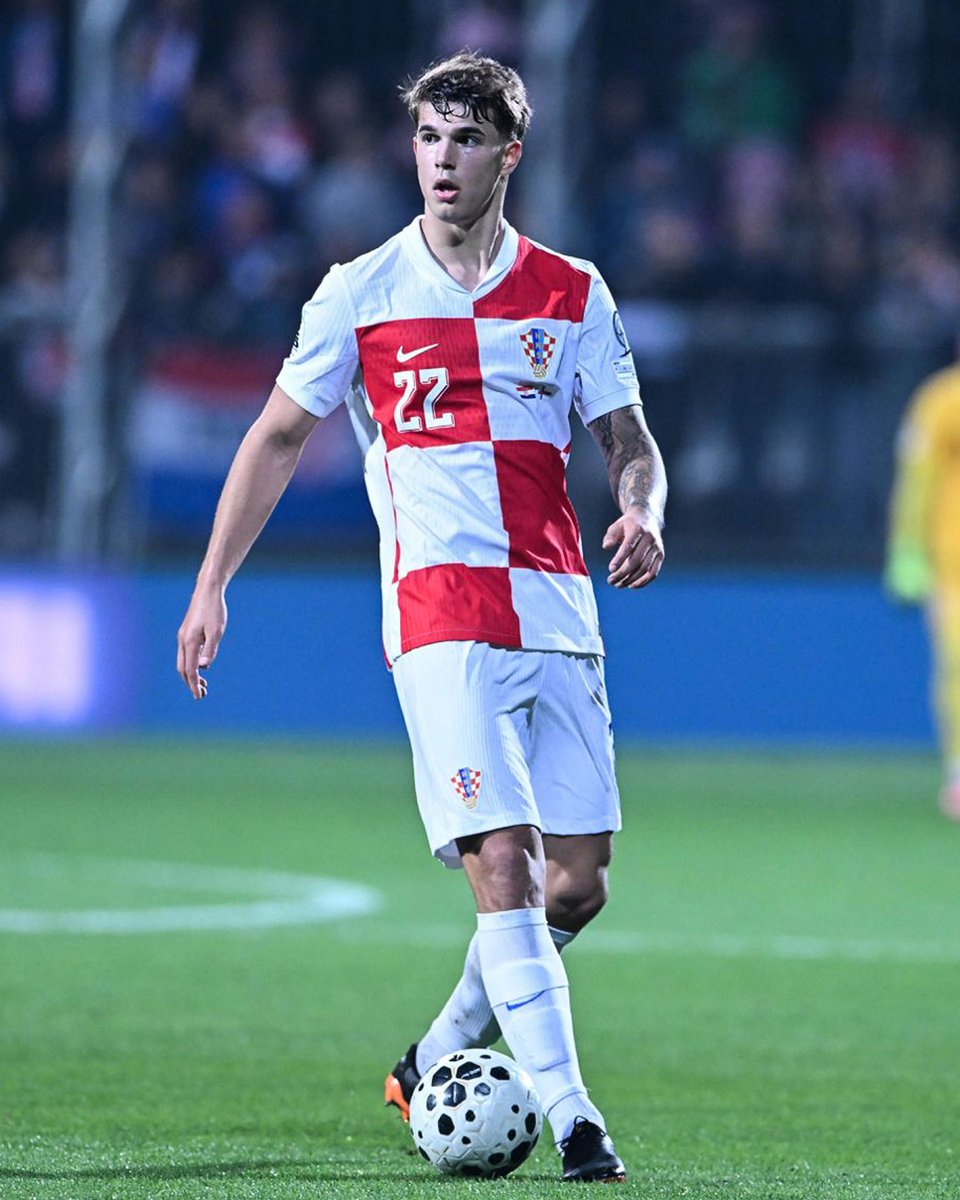 WE ARE PROUD 🇨🇭🇭🇷

Miro #Muheim und Luka #Vuskovic haben sich mit ihren Nationalmannschaften fix für die WM 2026 qualifiziert. ✔️ 

Manu #Pherai, Emir #Sahiti und Yussuf #Poulsen nehmen an den Playoffs teil und haben damit auch noch realistische Chancen. 🙏🏼

#nurderHSV