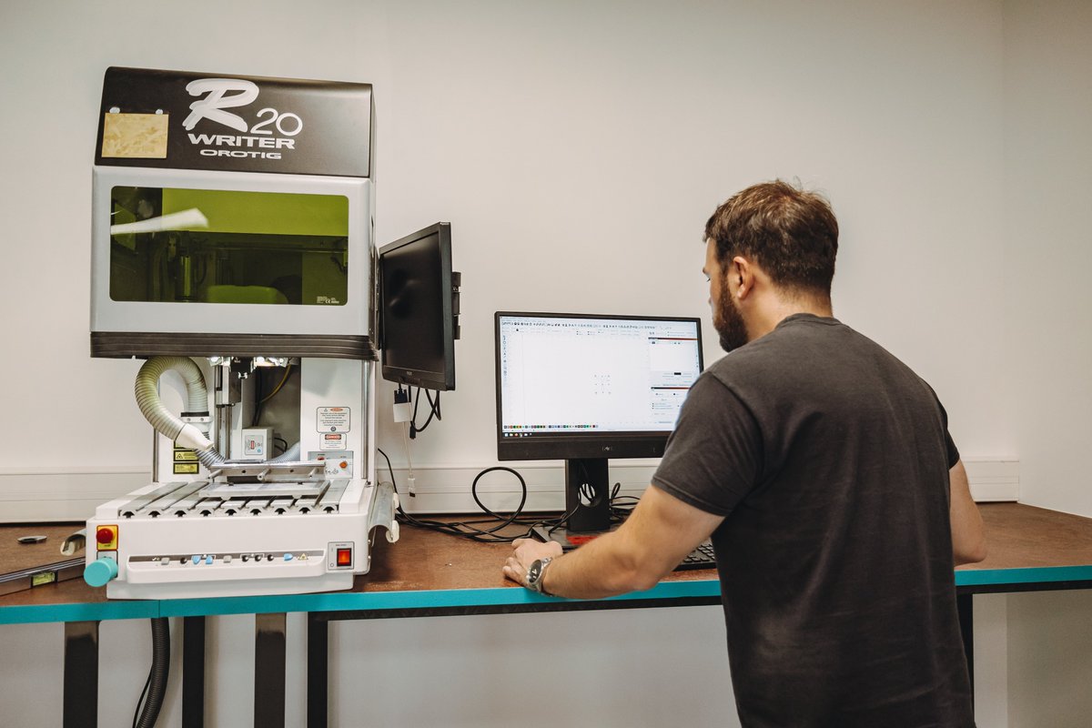 🧑‍🔧 Rendez-vous au prochain Repair Café du Fablab le mercredi 26 novembre à 17h30 pour continuer à faire vivre l’esprit du “réparer soi-même”.

À noter : le Fablab de Roannais Agglomération a déménagé et se trouve désormais à Numériparc.
📍 27 rue Lucien Langenieux, Roanne