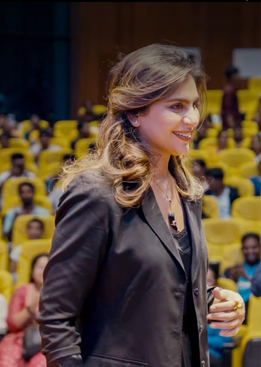 ఆస్తులు  వచ్చాయి, 
కానీ ఆలోచనలు పేదవే. 

డబ్బు ఉంది, సంస్కారం లేదు.....
#PoorMentality 
<a href="/upasanakonidela/">Upasana Konidela</a> <a href="/Infosys_nmurthy/">Narayana Murthy</a>