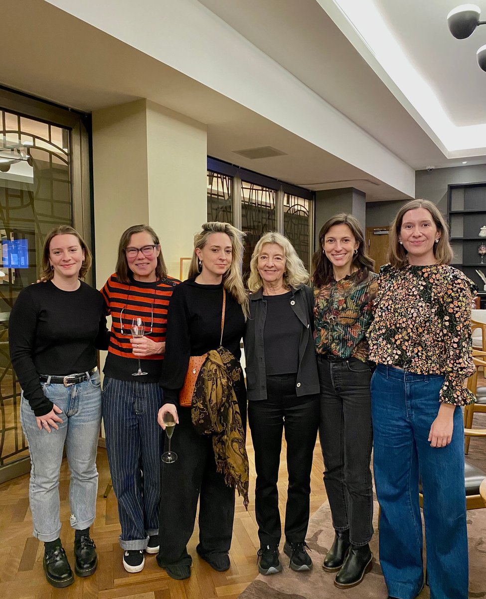 Delighted to co-host Ruth Philo's podcast A Geography of Colour with Montcalm Collection a few days ago! Philo interviewed Jo Hummel on colour. Coming soon on Spotify.

🔗 Discover three brand new works by Hummel: riseart.com/exhibition/int…