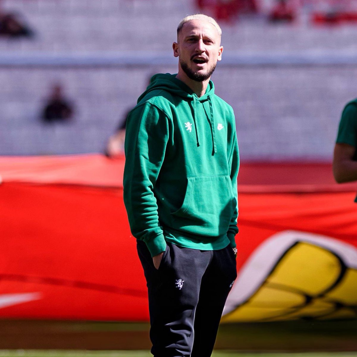 🚨 Nuno Santos regressa hoje aos treinos com o restante plantel. (<a href="/abolapt/">A BOLA</a>)

389 dias depois da grave lesão no joelho direito, o ala leonino está pronto para voltar a trabalhar no relvado com o grupo. Agora segue-se uma 'pré-época' para readquirir ritmo.