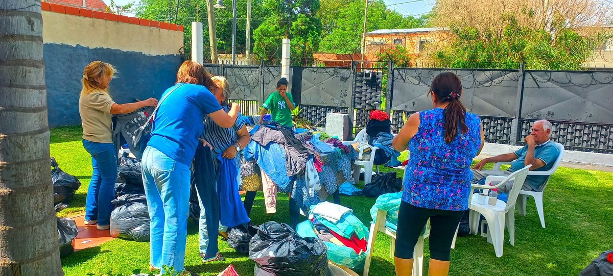 Maria54316947's tweet photo. Desde la Asociación Mujeres con propósito seguimos con el ropero solidario. Gracias Gisela Zamora, Julio Zamora https://t.co/VFuTAvE4xl
